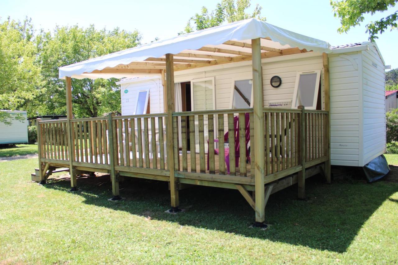 Camping Familial Paisible Avec Piscine, Mobil Home , Chalet, Studio & Emplacement Nue Casties-Labrande ภายนอก รูปภาพ