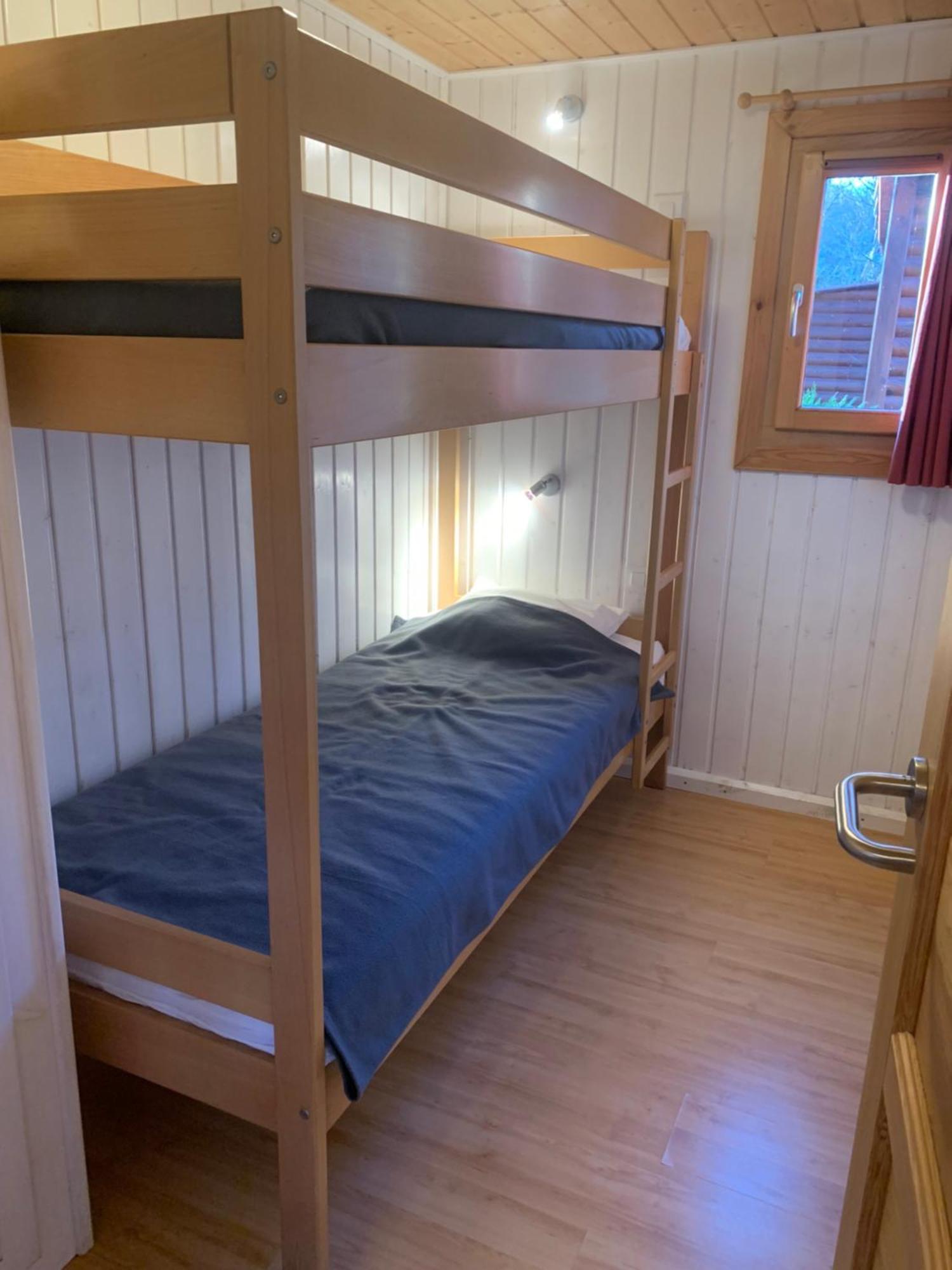 Camping Familial Paisible Avec Piscine, Mobil Home , Chalet, Studio & Emplacement Nue Casties-Labrande ภายนอก รูปภาพ