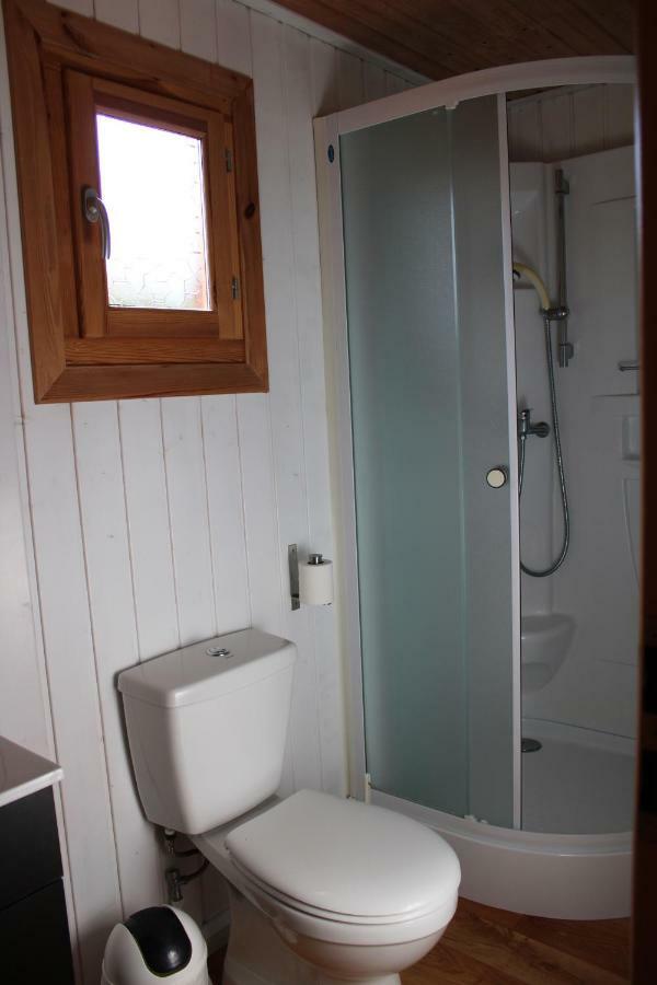 Camping Familial Paisible Avec Piscine, Mobil Home , Chalet, Studio & Emplacement Nue Casties-Labrande ภายนอก รูปภาพ