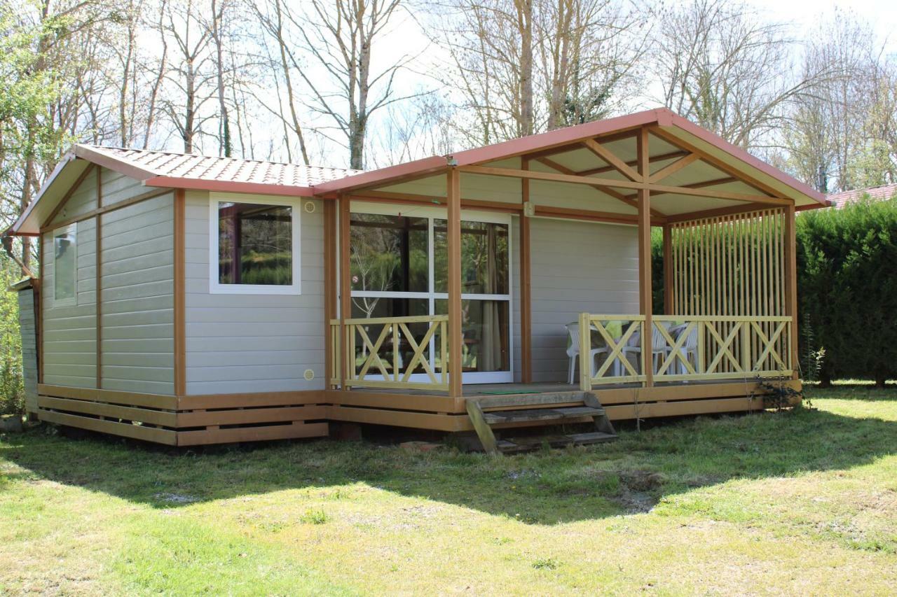 Camping Familial Paisible Avec Piscine, Mobil Home , Chalet, Studio & Emplacement Nue Casties-Labrande ภายนอก รูปภาพ
