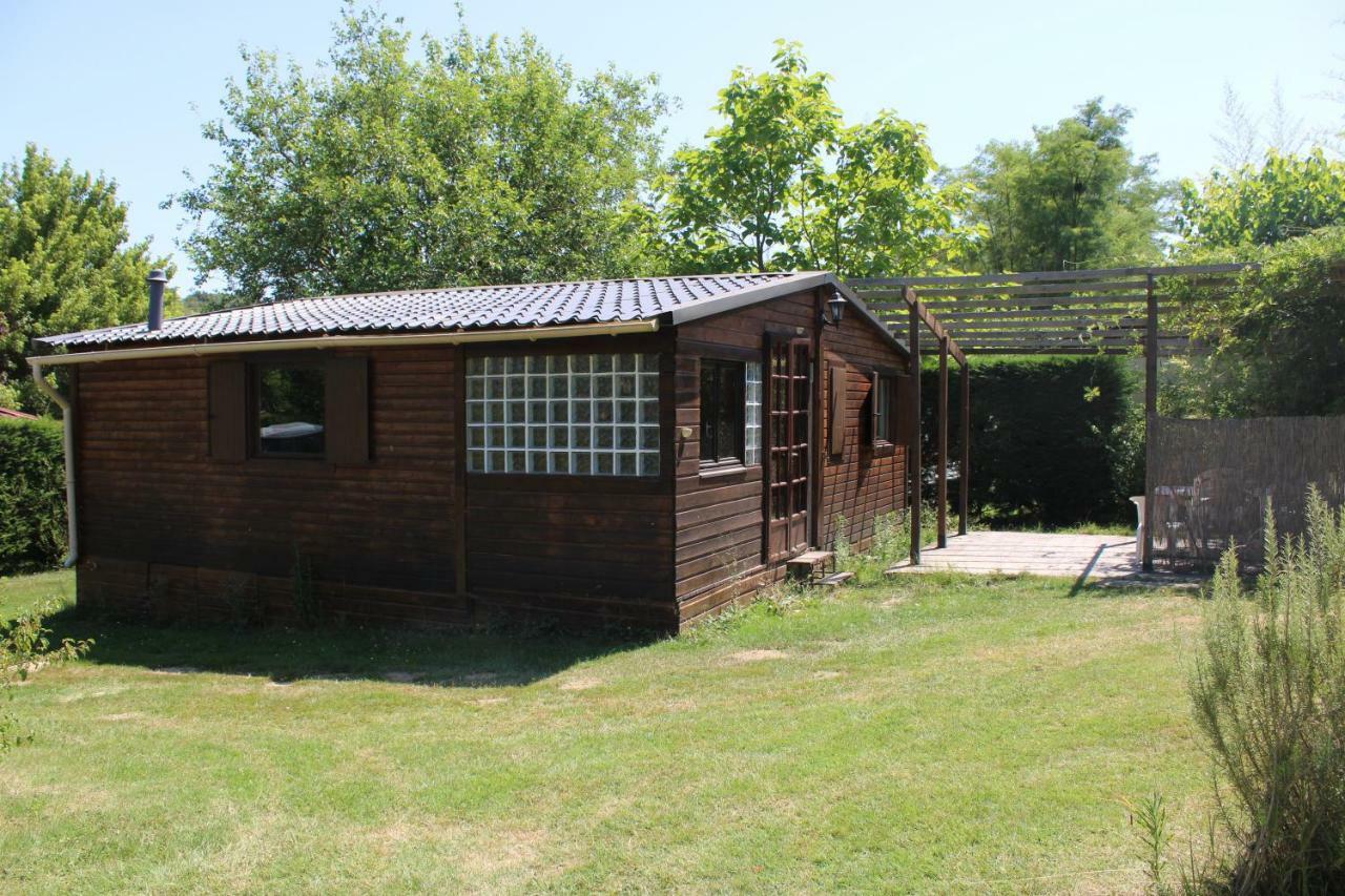 Camping Familial Paisible Avec Piscine, Mobil Home , Chalet, Studio & Emplacement Nue Casties-Labrande ภายนอก รูปภาพ