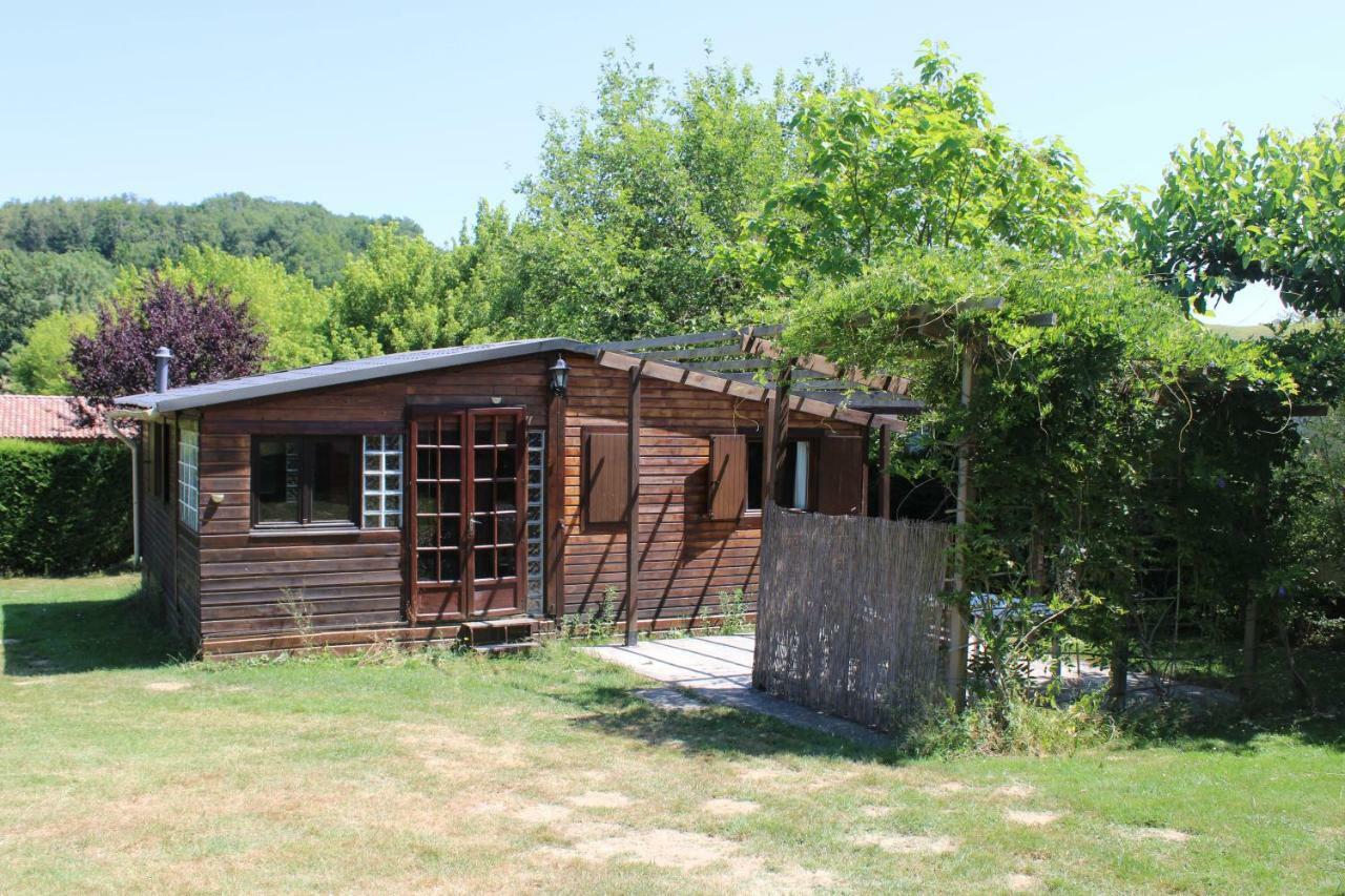 Camping Familial Paisible Avec Piscine, Mobil Home , Chalet, Studio & Emplacement Nue Casties-Labrande ภายนอก รูปภาพ